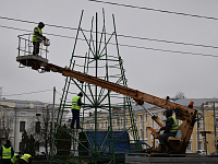В Твери начались работы по новогоднему украшению города  